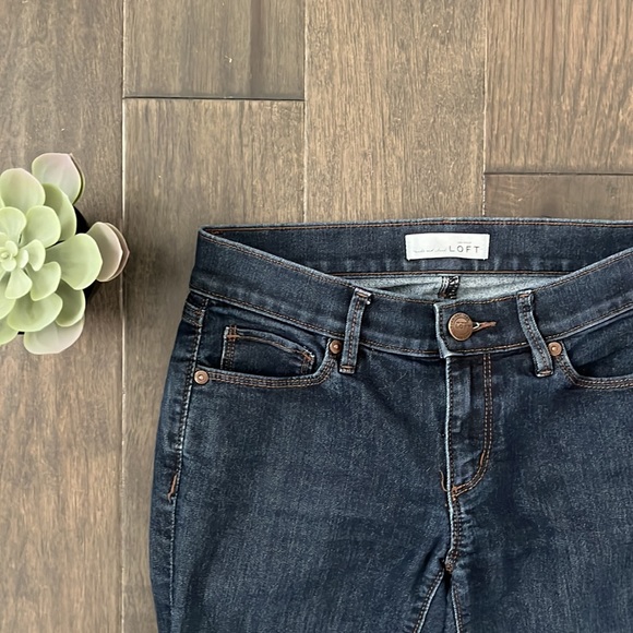 🌸 3/$25 LOFT | Straight Leg Jeans - Picture 3 of 9